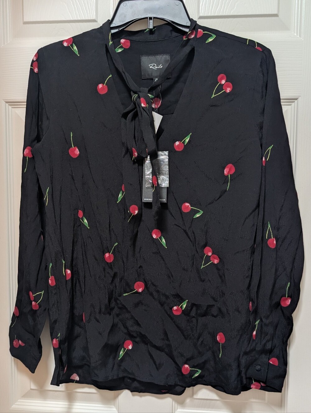 NWT RAILS Rhea Cerise Blouse Cherry 🍒 Print Size XS Black Red Tie Neck